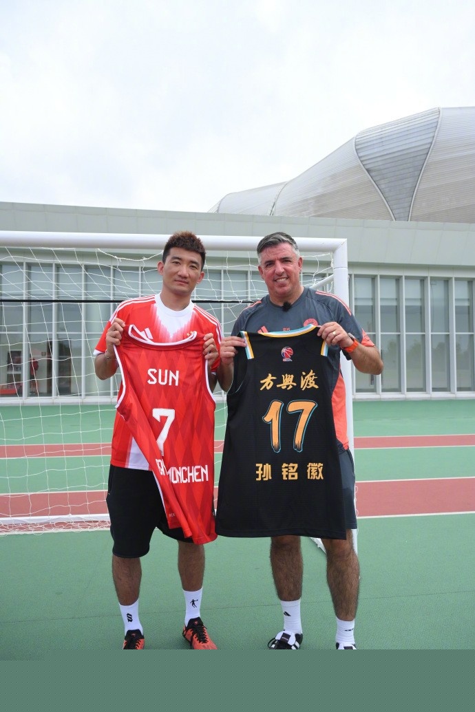 它就不再只 它就不再只